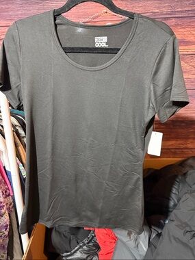 32 Degrees Women's Black Short Sleeve Scoop Neck Tee